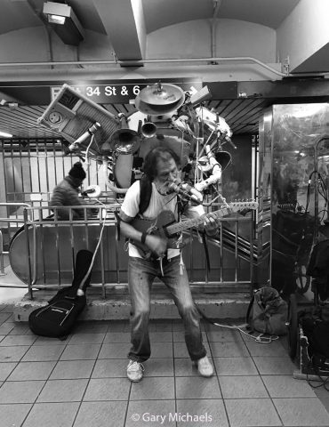 One man band subway 300dpi 4h